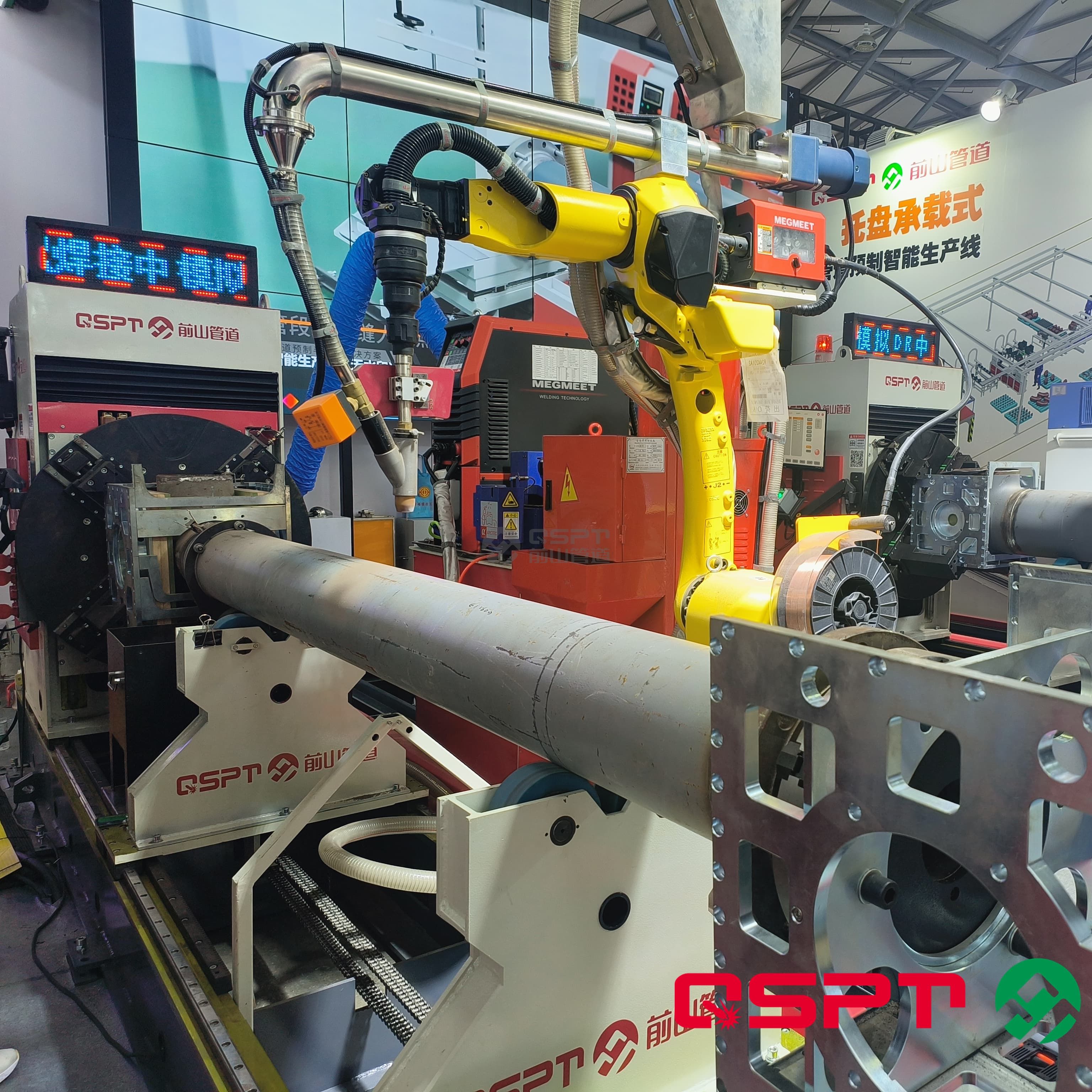 Pipe prefabrication intelligent submerged arc welding center
