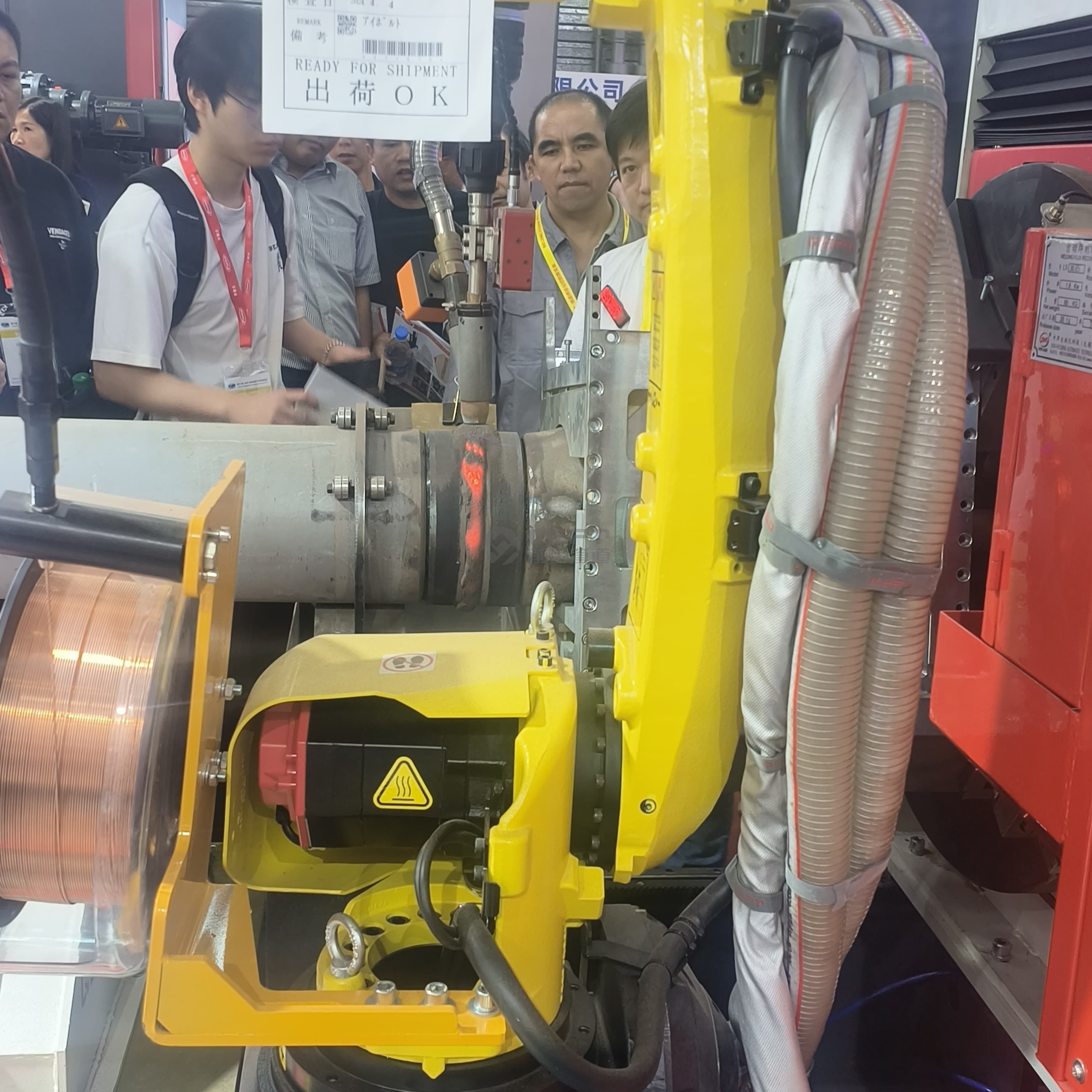 Pipe prefabrication intelligent submerged arc welding center