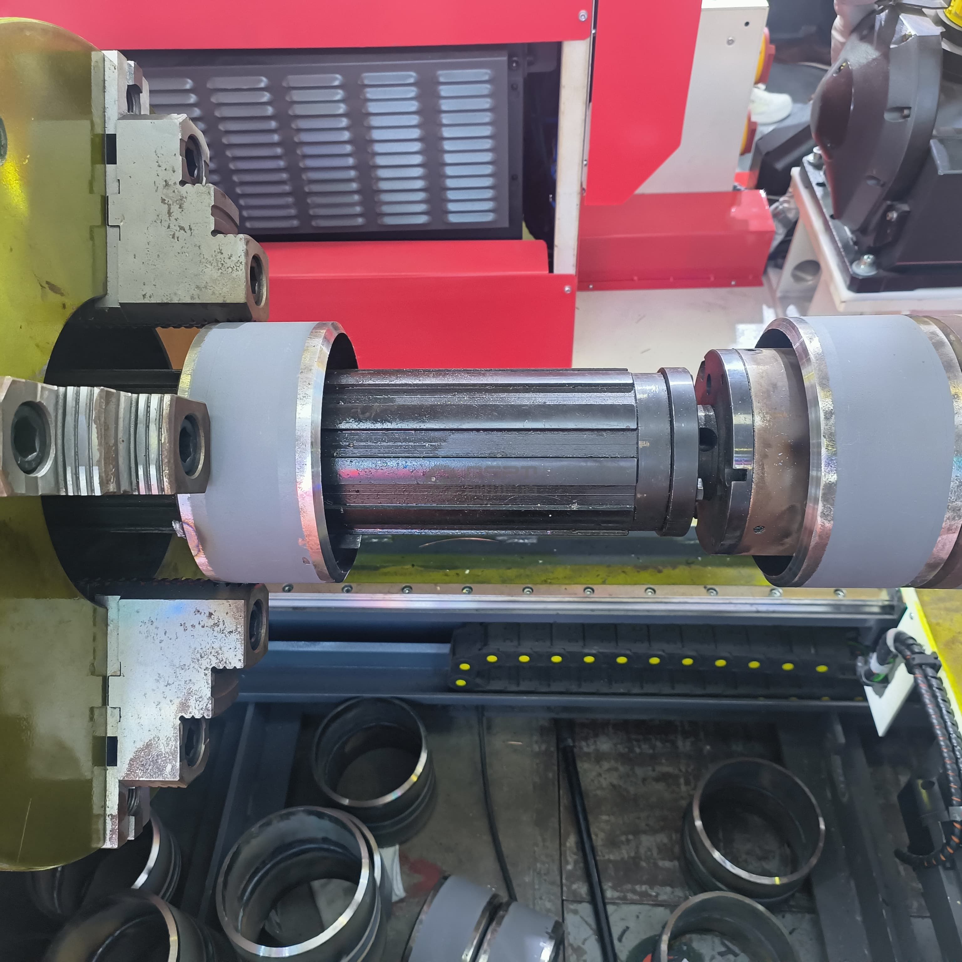Intelligent fitting-up and intelligent welding center for pipe prefabrication